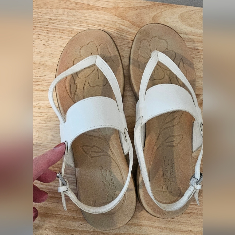 b.o.c Women's White Sandals Size--8 - Picture 4 of 8